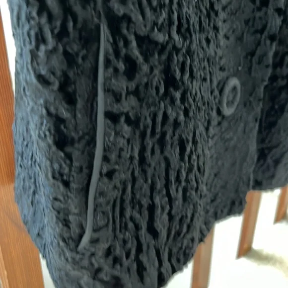 Vintage lambs fur coat with fur collar from Maple Furriers in Oak Park Illinois. - Picture 6 of 11